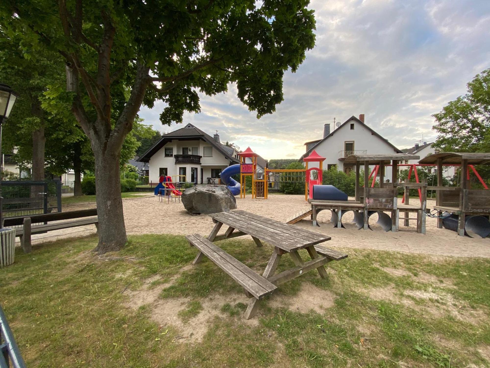 Balkon Zimmer - Apartment Gonnersdorf  외부 사진